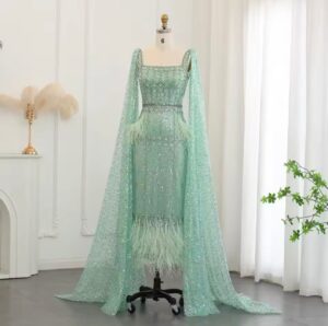 فستان أخضر فاتح